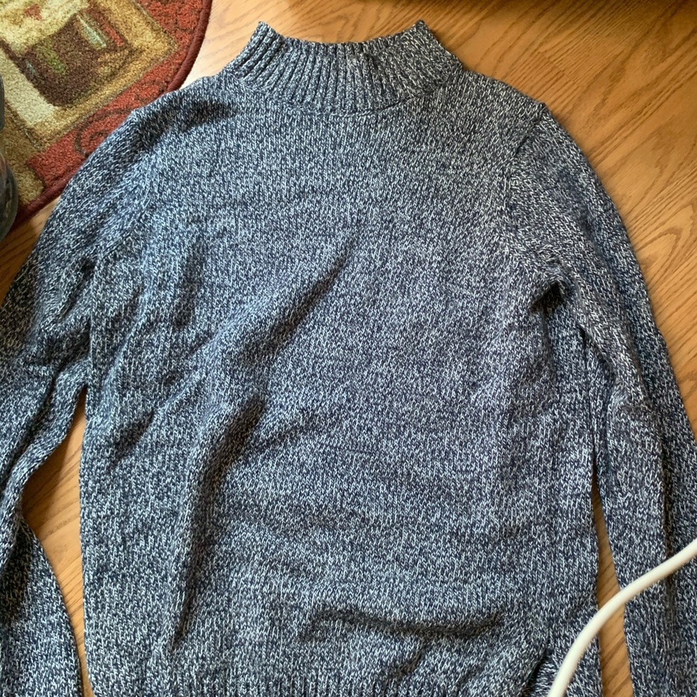 Old navy turtleneck sweater size medium